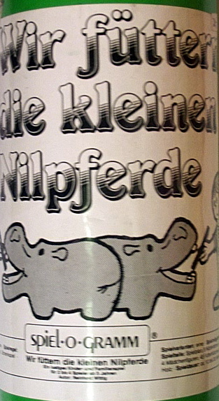 Wir füttern die kleinen Nilpferde