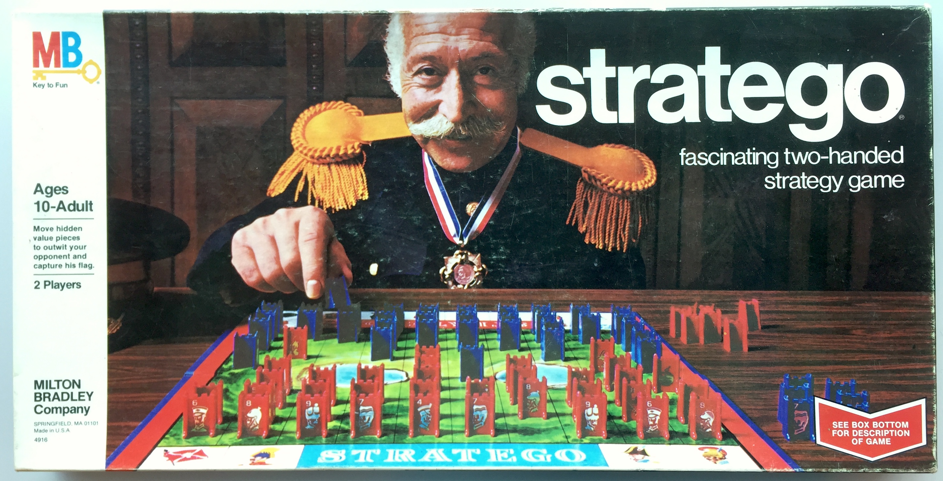 Stratego: Fascinating two-handed Strategy Game